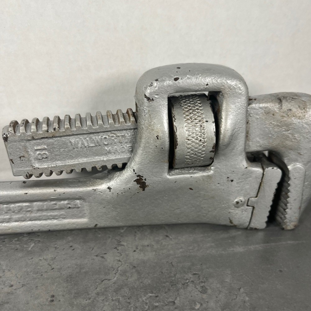 Walworth 18 Inch Heavy Duty Pipe Wrench Silver Adjustable Tool