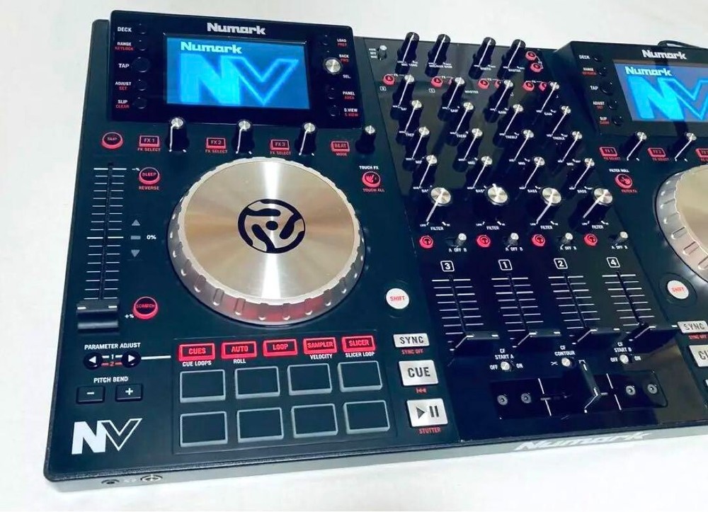 Numark NV 4 Deck Dual Display DJ Controller Black Very Good