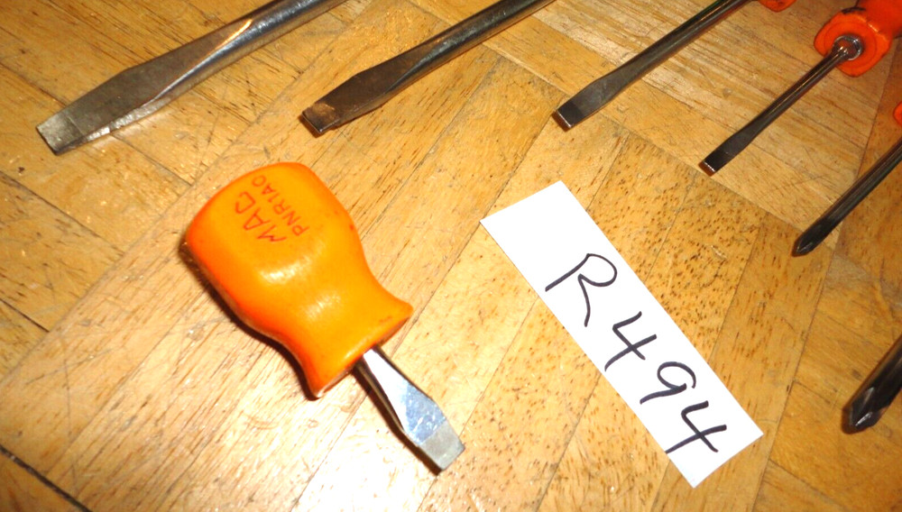 MAC TOOLS 9 PIECE MULTI COLOR HANDLE HARD HANDLE MIXED SCREWDRIVER SET