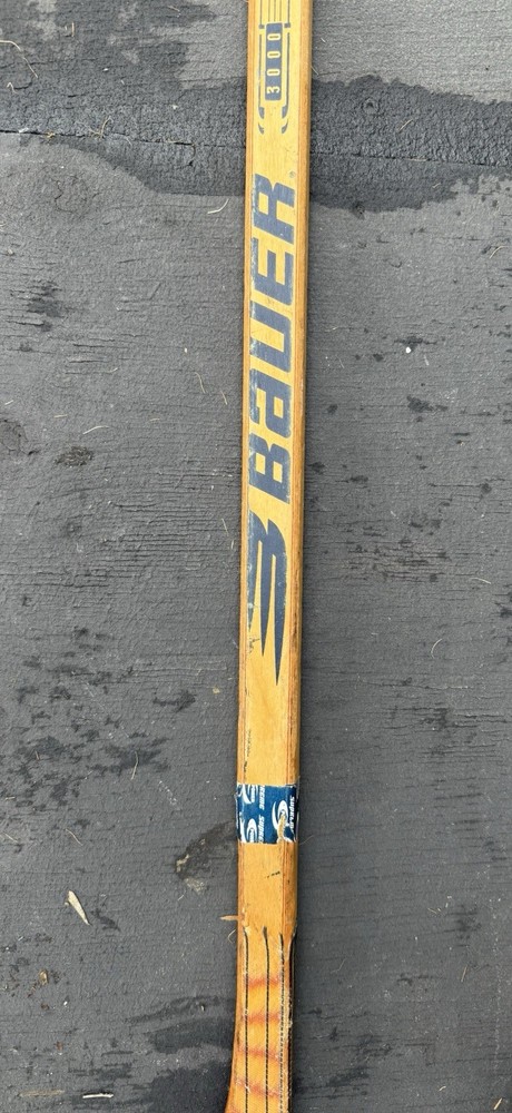 Hockey Player Stick “LOT” (BAUER)