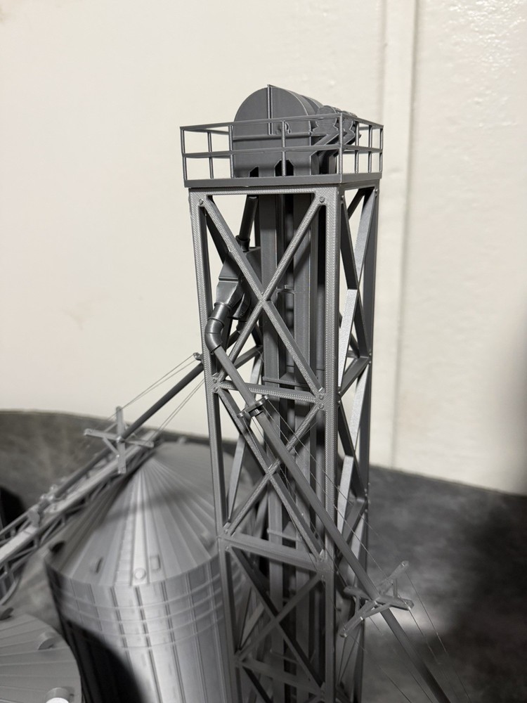 1/64 Dual Grain Elevator Leg W/Cage