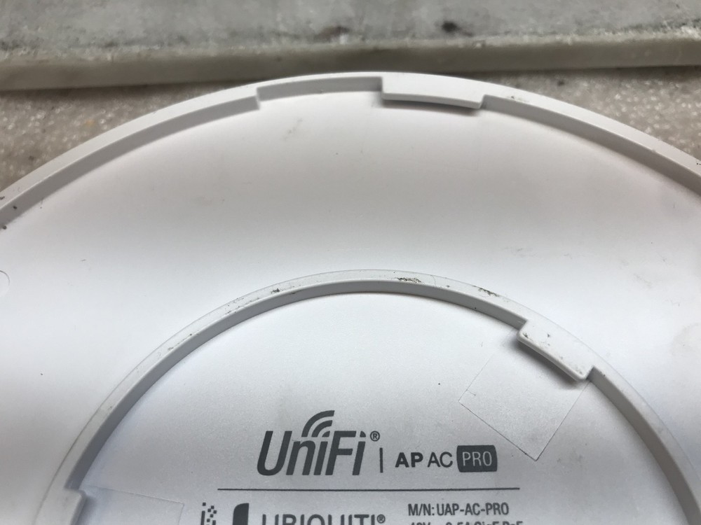 Unifi AP AC Pro Ubquiti Networks White Access Point - No Mounting Bracket Read