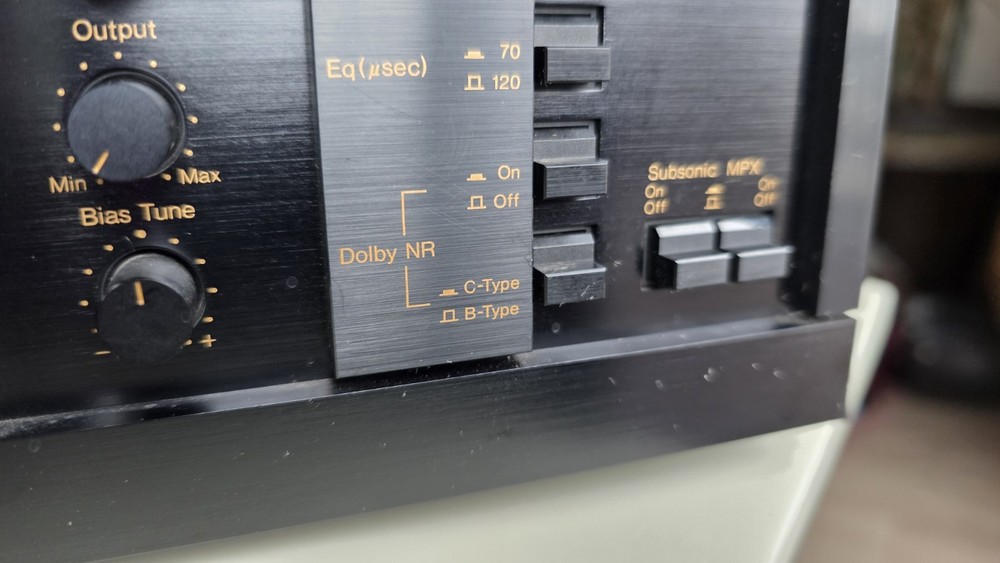 Nakamichi RX-303 Unidirectional Auto-Reverse Cassette Deck.