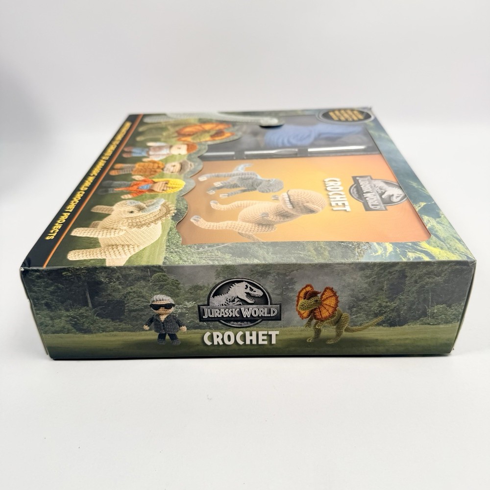 Jurassic World Crochet Kit 12 Projects – New Open Box Complete Yarn Hook Book