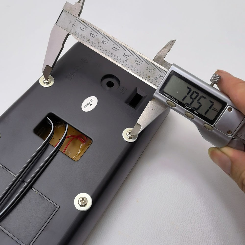 Efficiently Track Calories with this Rowing Machine Speedometer Display