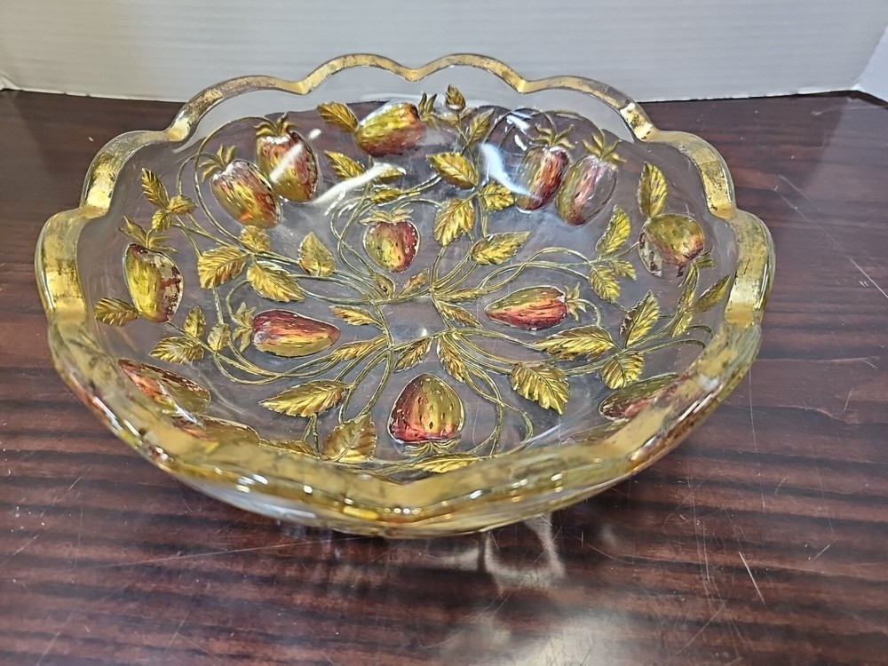 Carnival glass Grape Vine Wreath ICS bowl 9"
