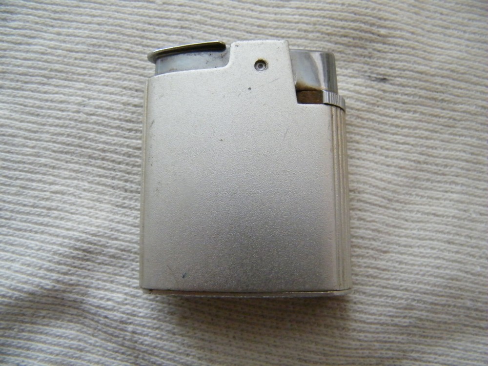 Ronson Varaflame butane cigarette lighter