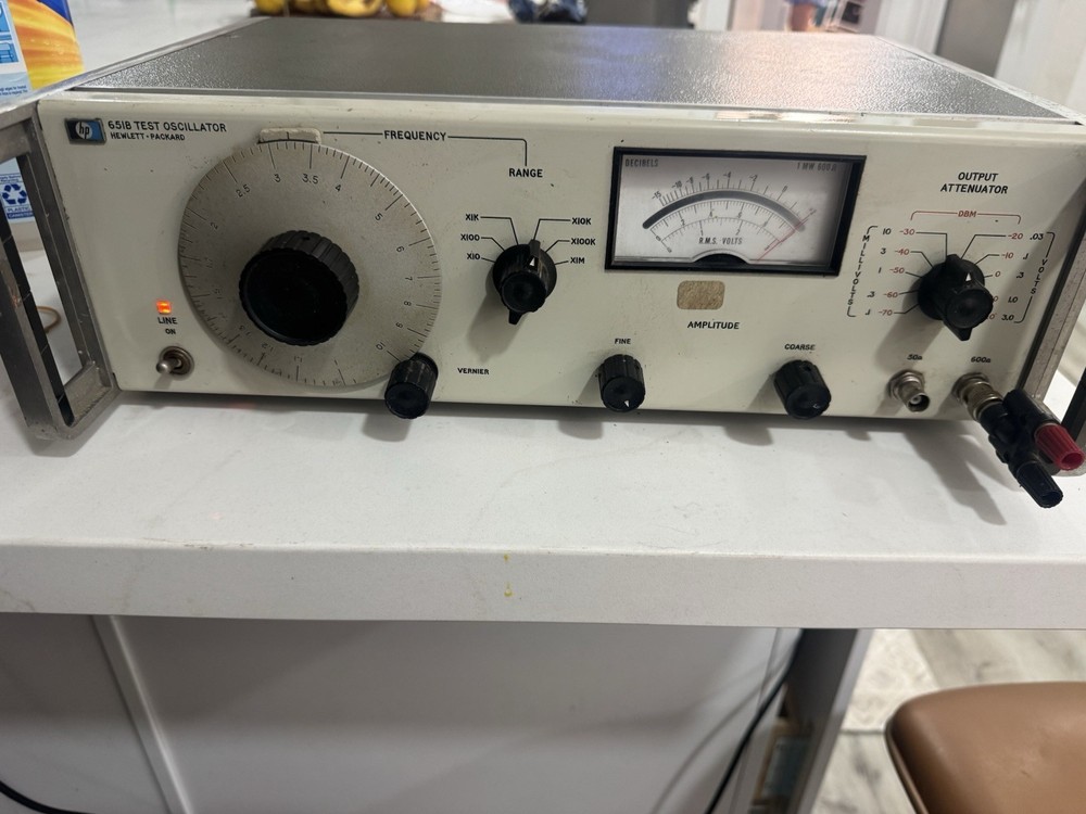 HP Hewett Packard 651B Test Oscillator