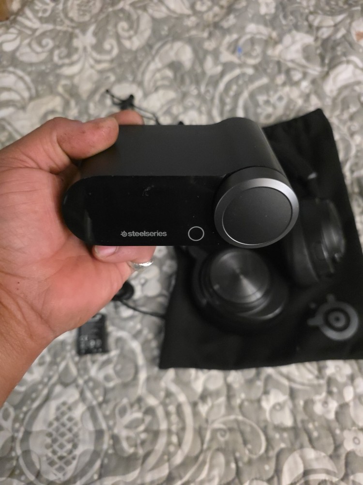 Steel Series Arctis Nova Pro Gaming Headset + Control Amp