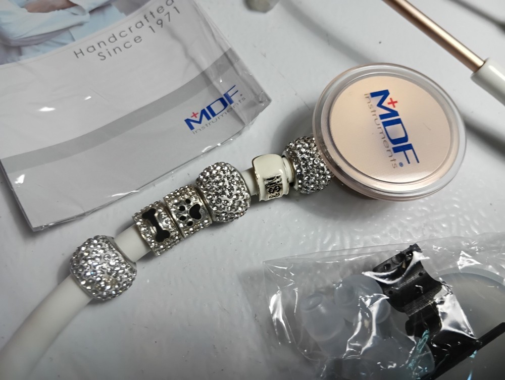 MDF Premium STETHOSCOPE WITH CASE AND EXTRAS Great Condition