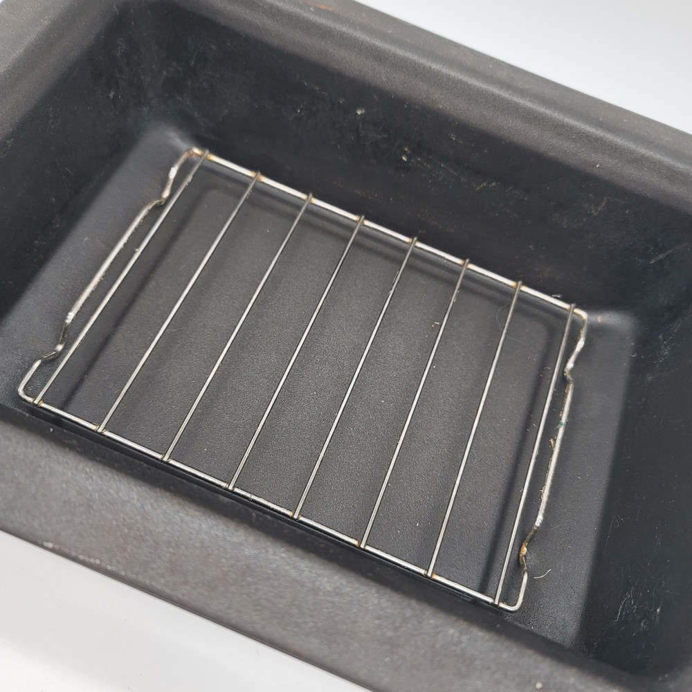 Nesco 4 Qt Roaster Oven White w Lid Insert Rack Adjustable Temp Tested