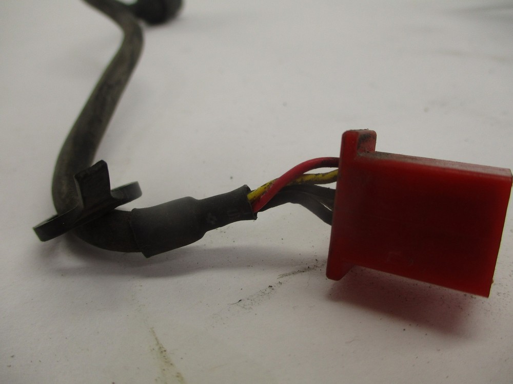 89 HONDA GL1500 ACCESSORY HEADSET LEAD PLUG