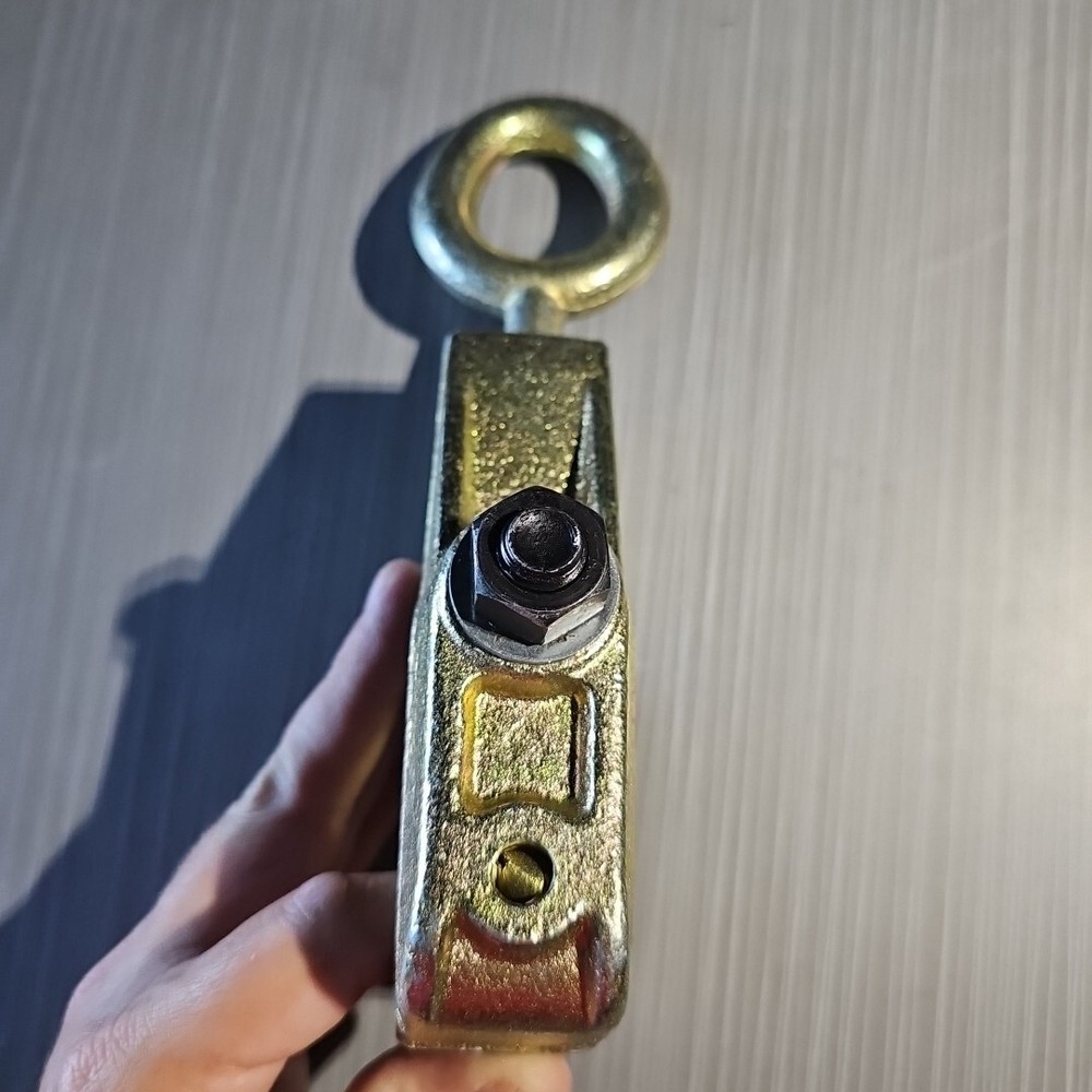 Self-Tightening Pull Clamp for Auto Body Frame Repair