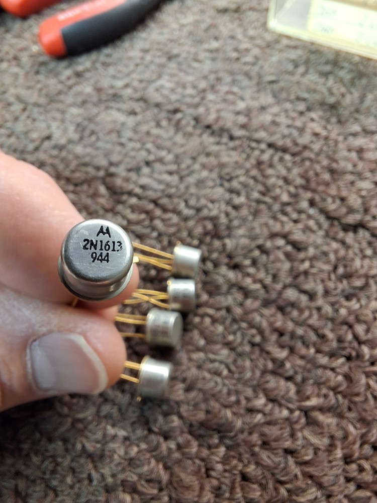 Motorola 2N1613 Transistor: The First Planar Device Ever Produced