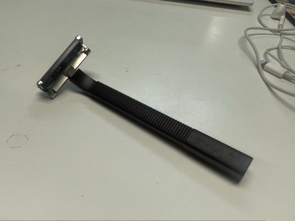 Gillette Twin Injector Razor w/ Refills