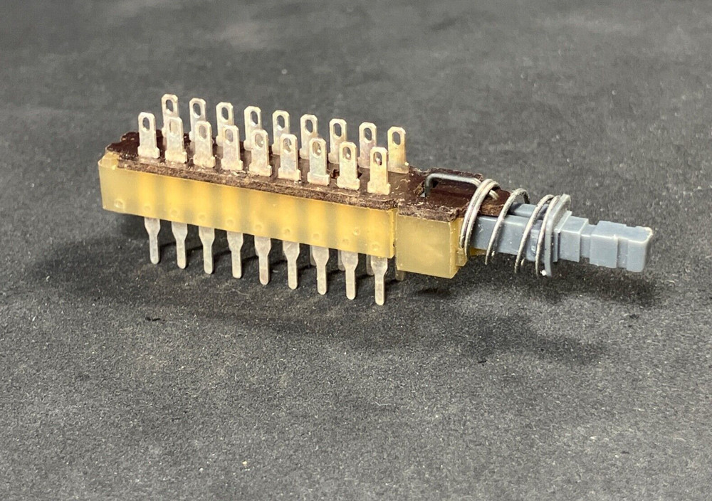 10pcs- Schadow Switch, 6PDT, G-series Push-button -