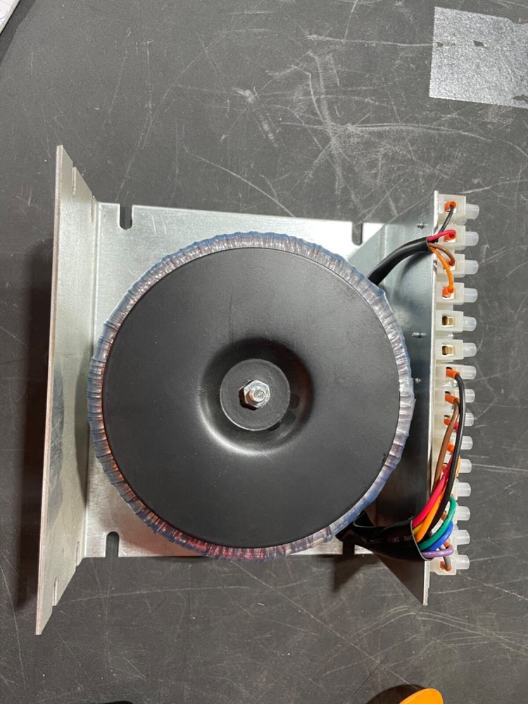 ISOLATION TRANSFORMER RT500-29948 USED