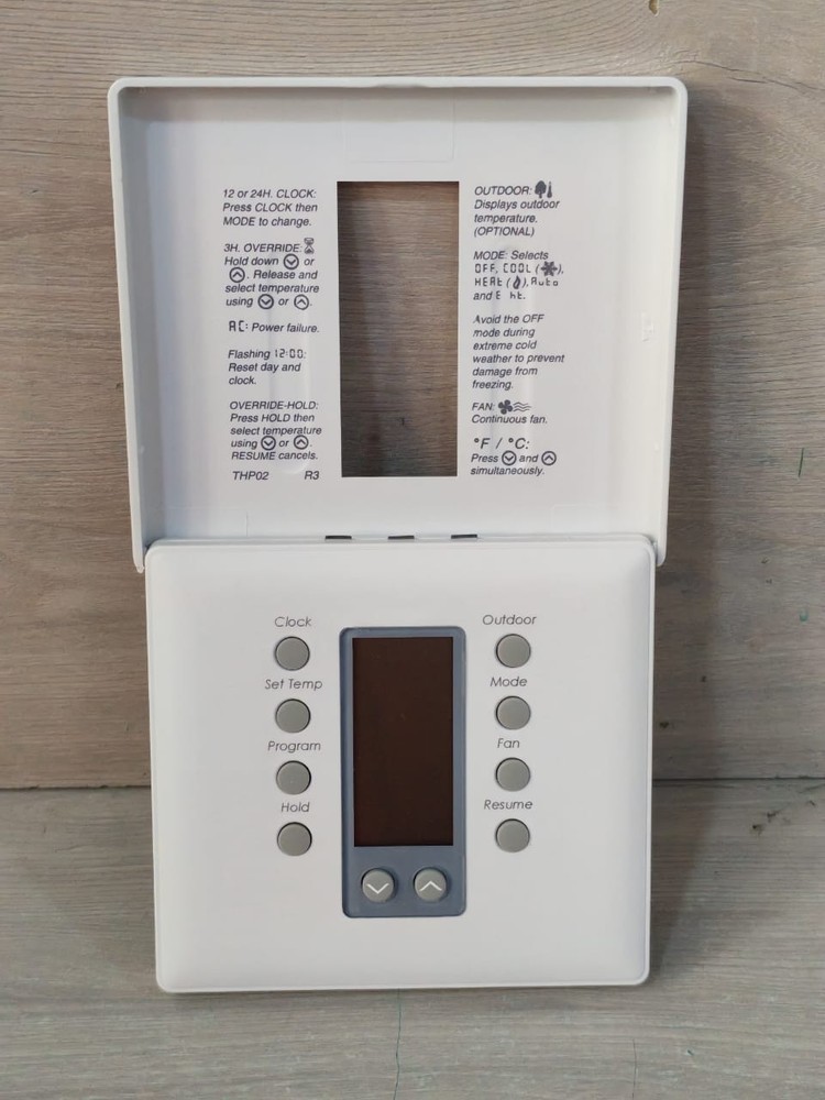 TRANE THT0150E ELECTRONIC THERMOSTAT MODULE REVERSIBLE PROGRAMMABLE