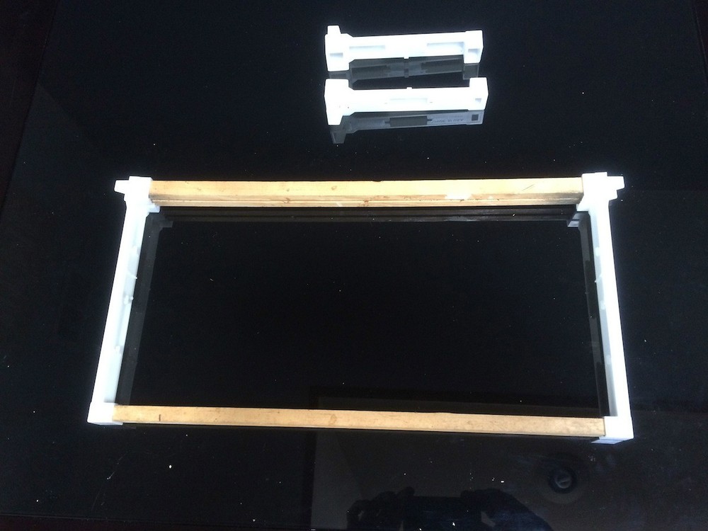 Bee frame plastic ends Deep 9 1/8" 20 pc. Made in U.S.A.