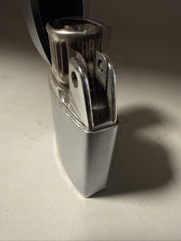 Vintage Ronson Windlite Lighter - Brushed Silver with Chrome Base