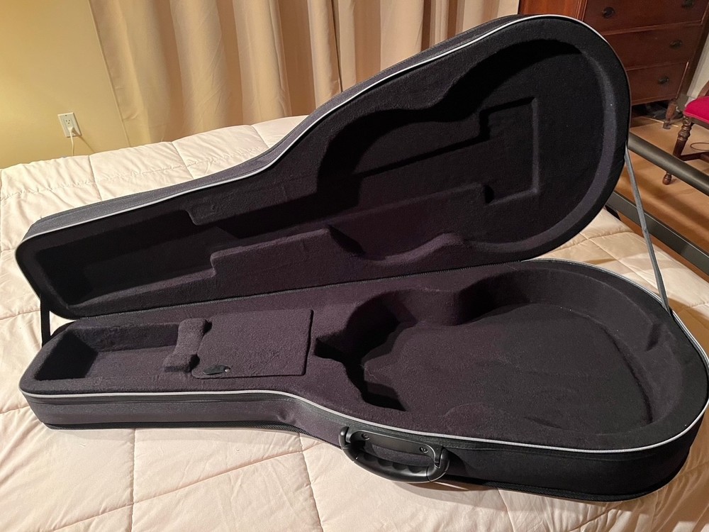 Road Runner Polyfoam Acoustic Classical Guitar Case