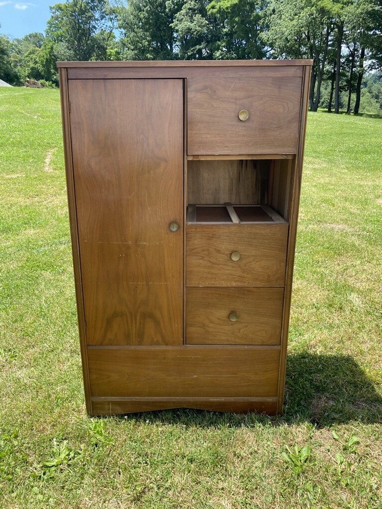 Armoire/Wardrobe