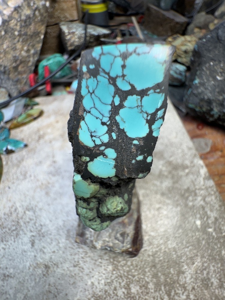 Hubei turquoise stabilized great cloud mountain solid spiderweb nugget