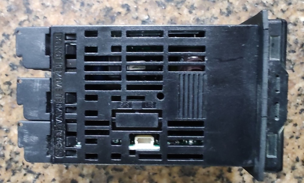 OMRON E5CN-RMT-500 TEMPERATURE CONTROLLER