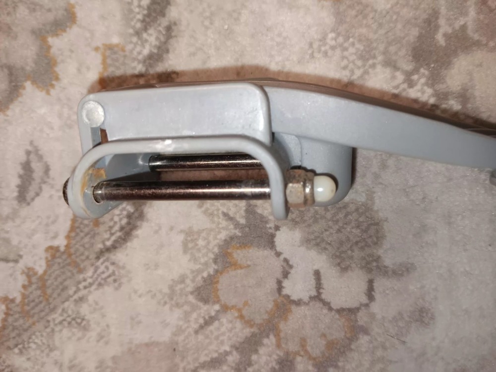 Orbit Baby G3 STROLLER LATCH ASSEMBLY
