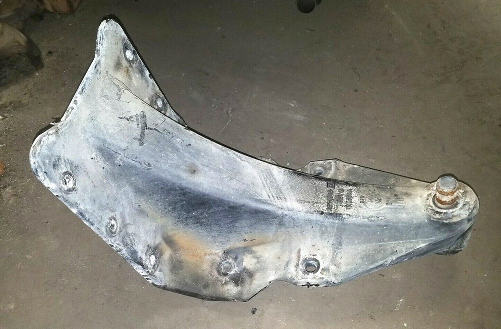 KENWORTH T2000 LEAF SPRING HANGER A85-1200-1