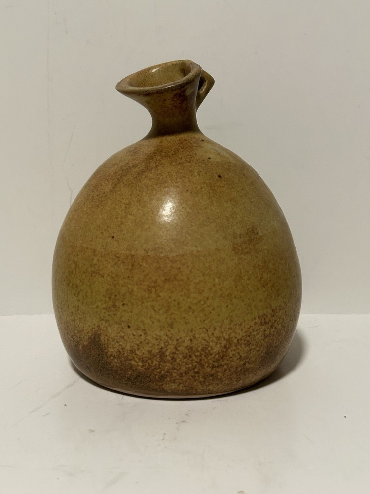 Michael Schleyer Pottery. 328