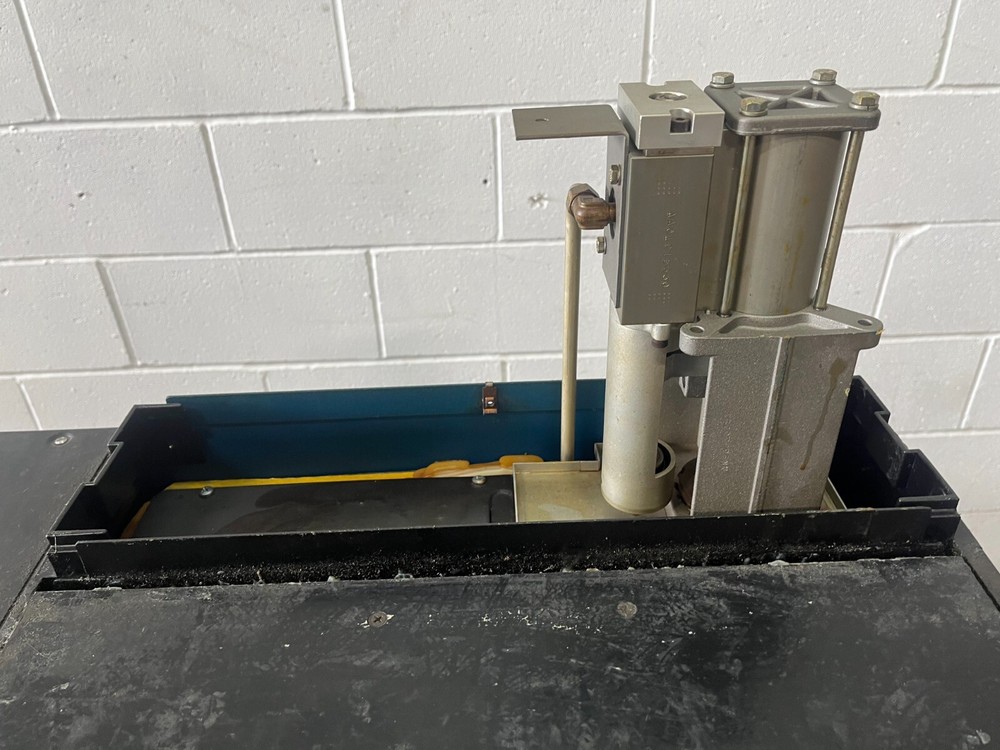 Nordson 3700V Hot Melt Adhesive System