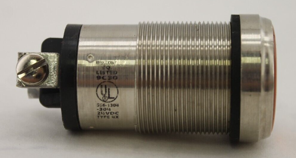 Dialight 556-1304-304 Indicator Light