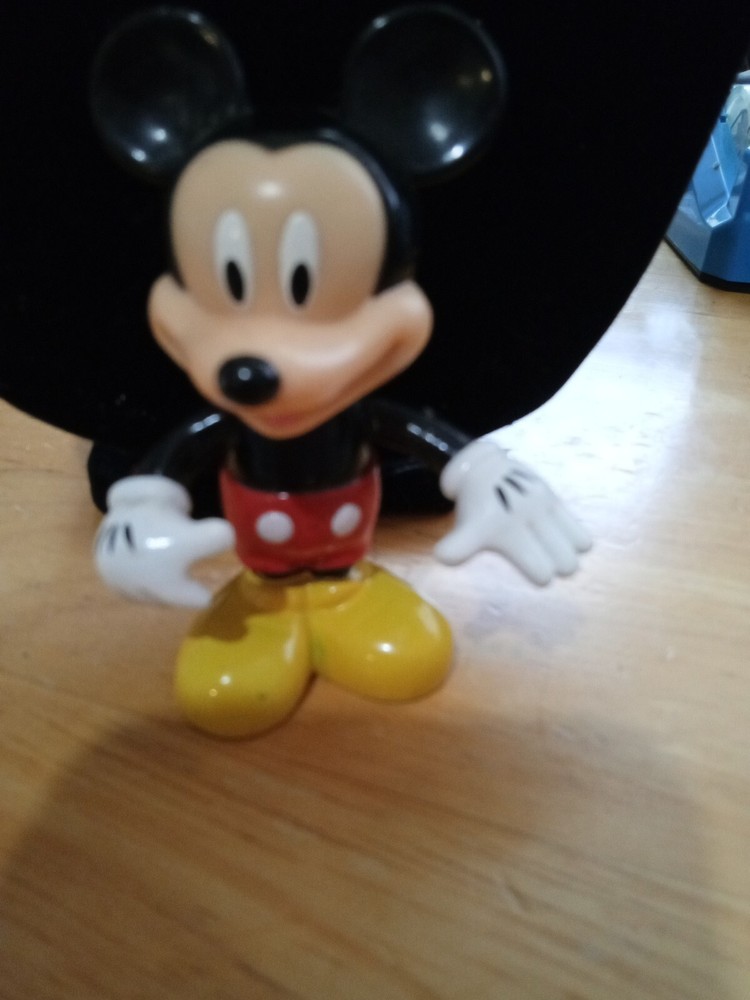 3.5" Tall Disney Mickey Mouse With Movable Head & Arms