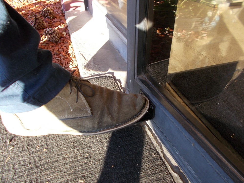 Touchless Hardware Foot Pull