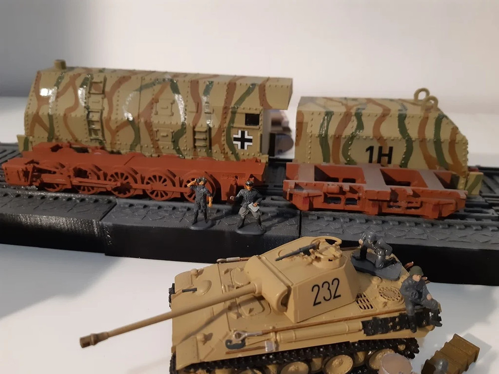 Panzerlok BR57 1/56 Scale With track