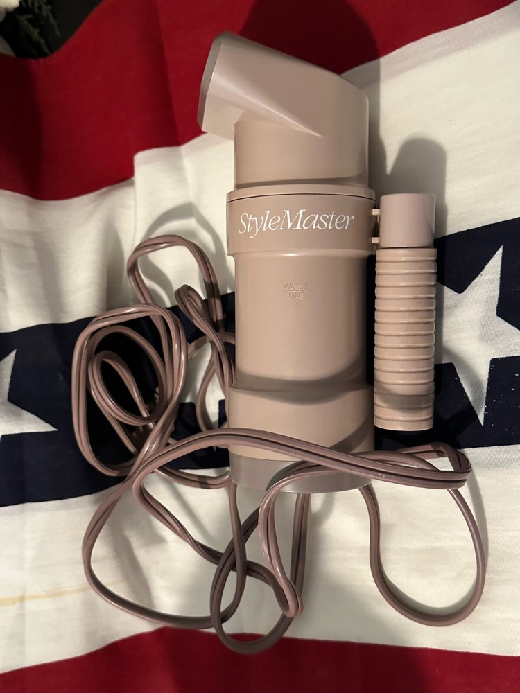STYLEMASTER PASSPORT CLOTHES STEAMER FOLDING HANDLE EASY TO USE EUC model 9554