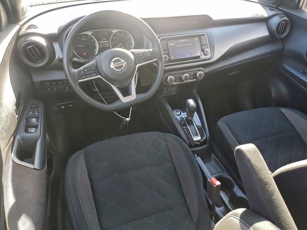 KICKS 2020 Glove Box 4951034
