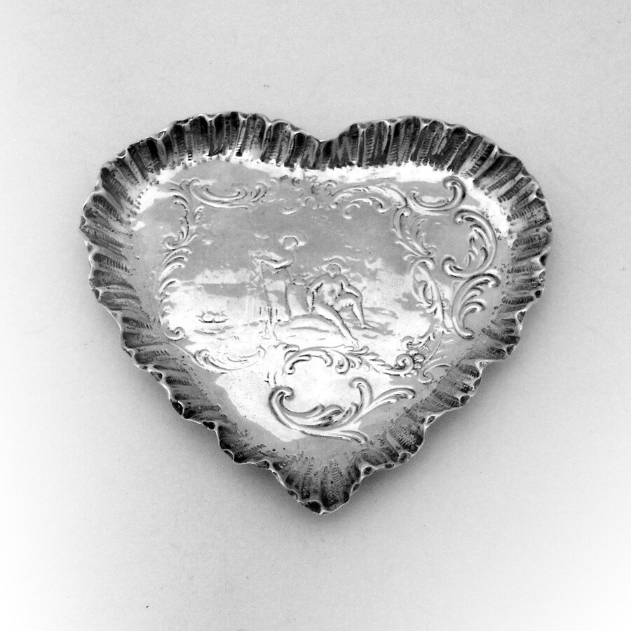 Small Heart Form Tray Figural Scenic Design 800 Silver