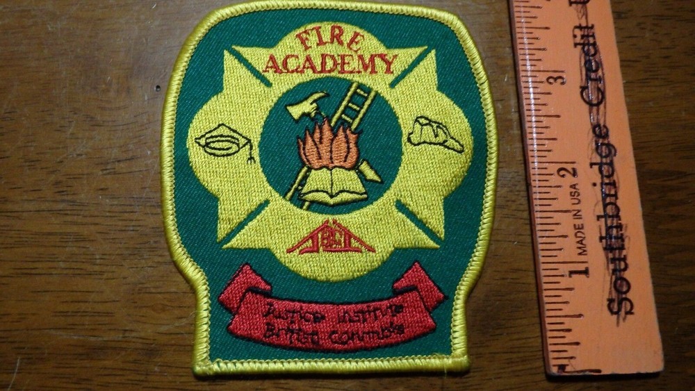 BRITISH COLUMBIA  CANADA FIRE ACADEMY  FIRE FIGHTER PATCH BX 11# 31