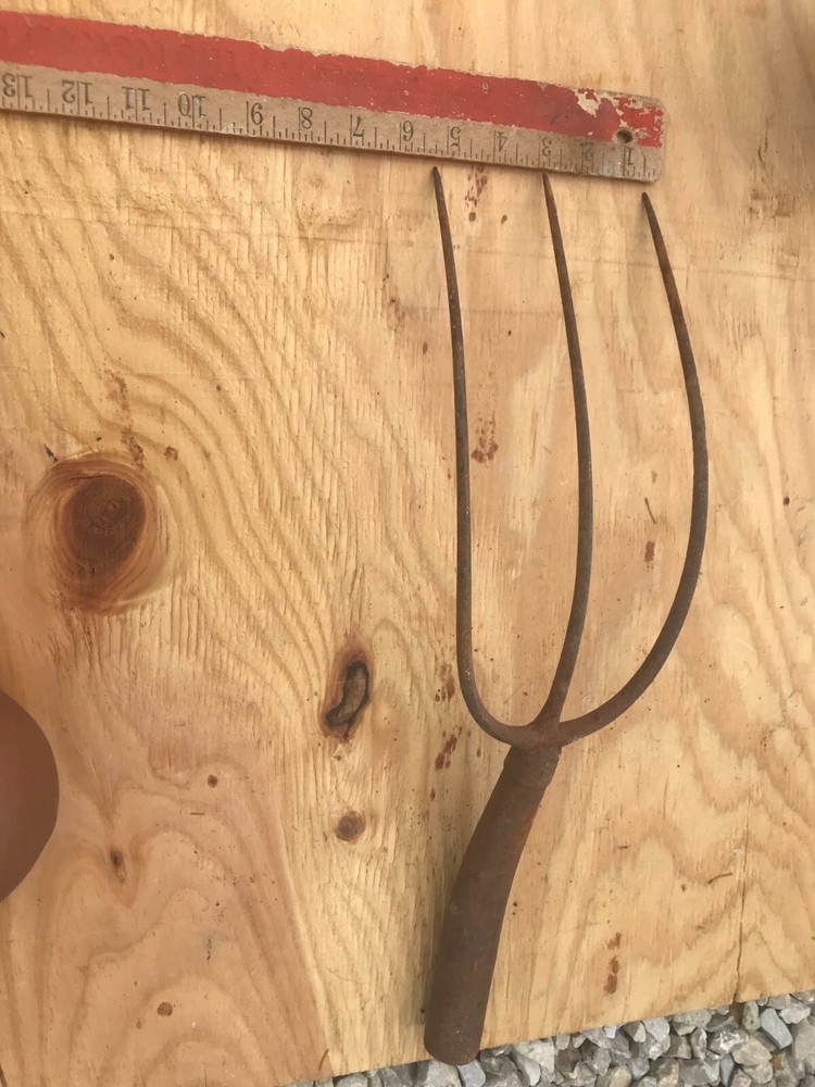 Fork Rake Head 3 Thines Rusty Rustic no handle Original Vintage Primitive Metal