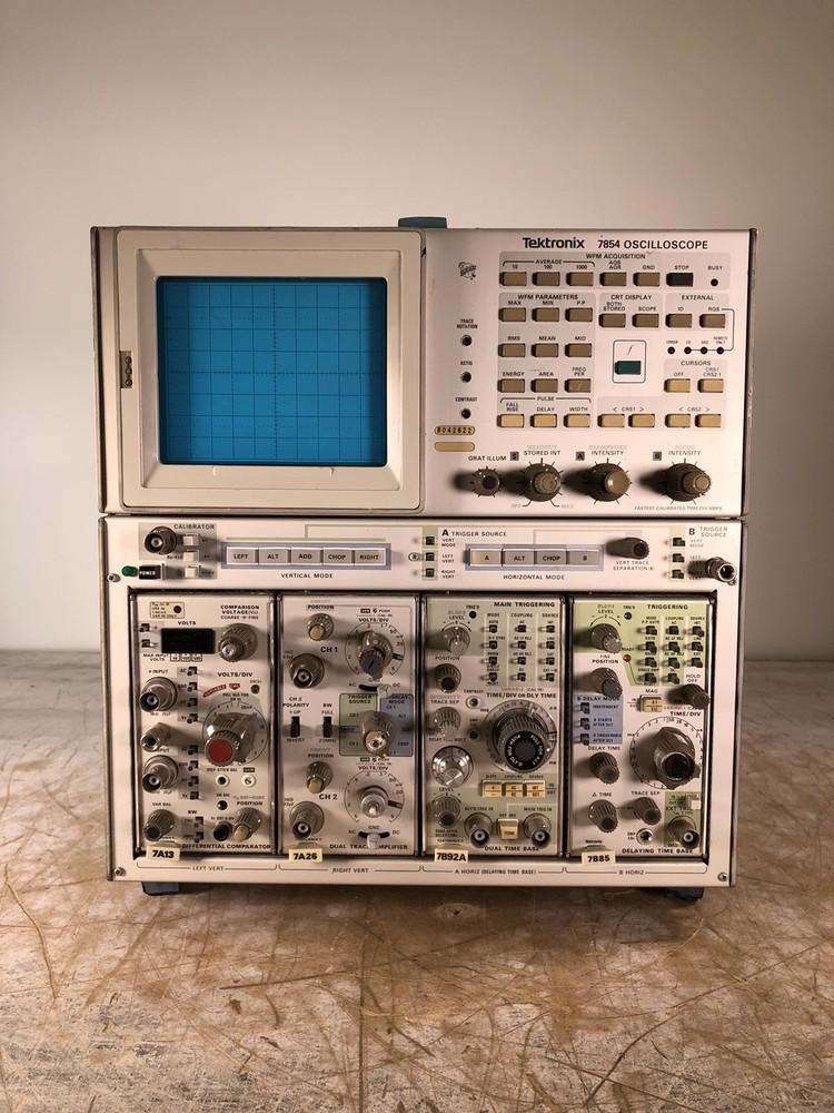 TEKTRONIX 7854 WAVEFORM PROCESSING OSCILLOSCOPE - (POWER TESTED)