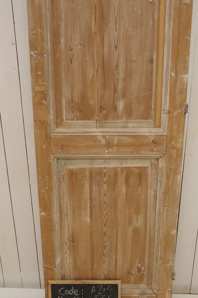 VINTAGE SINGLE DOOR A204
