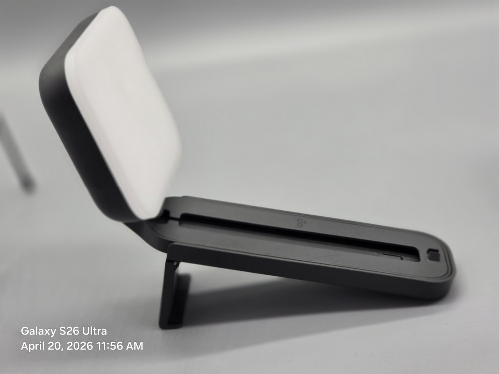 Logitech Litra Glow Desktop Premium Streaming Light - USB Power [M/N: VU0061]