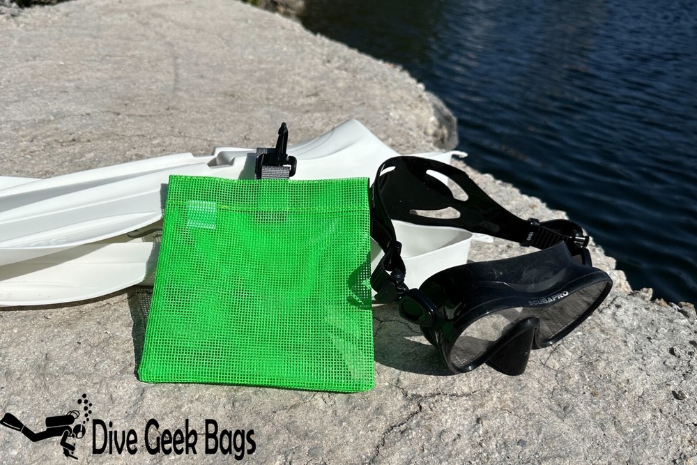 Small Clip-on Dive Mesh Pouch - for collecting shark teeth, shells etc.
