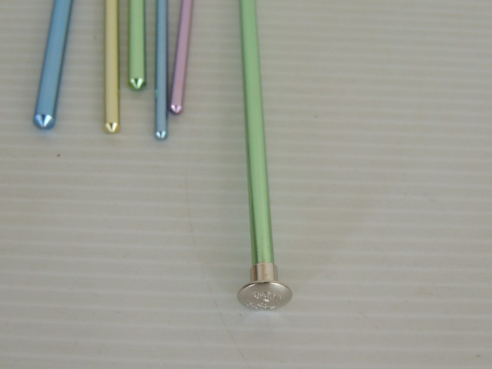 vintage crochet hooks lot