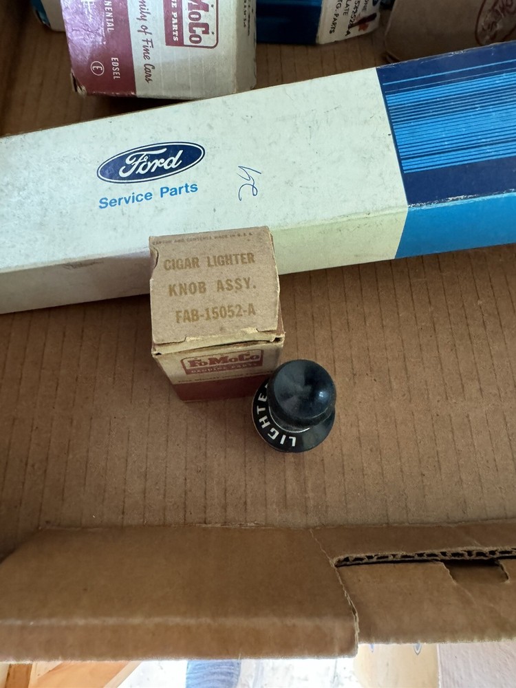NOS 1952 Ford cigarette lighter FAB-15052-A