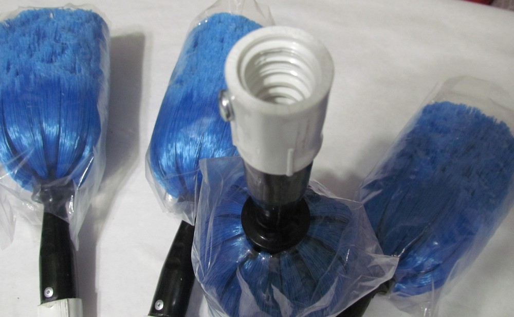 2 Cobweb Dusters - Bristles Are Curved Upwards Not Outwards -Standard Threads E