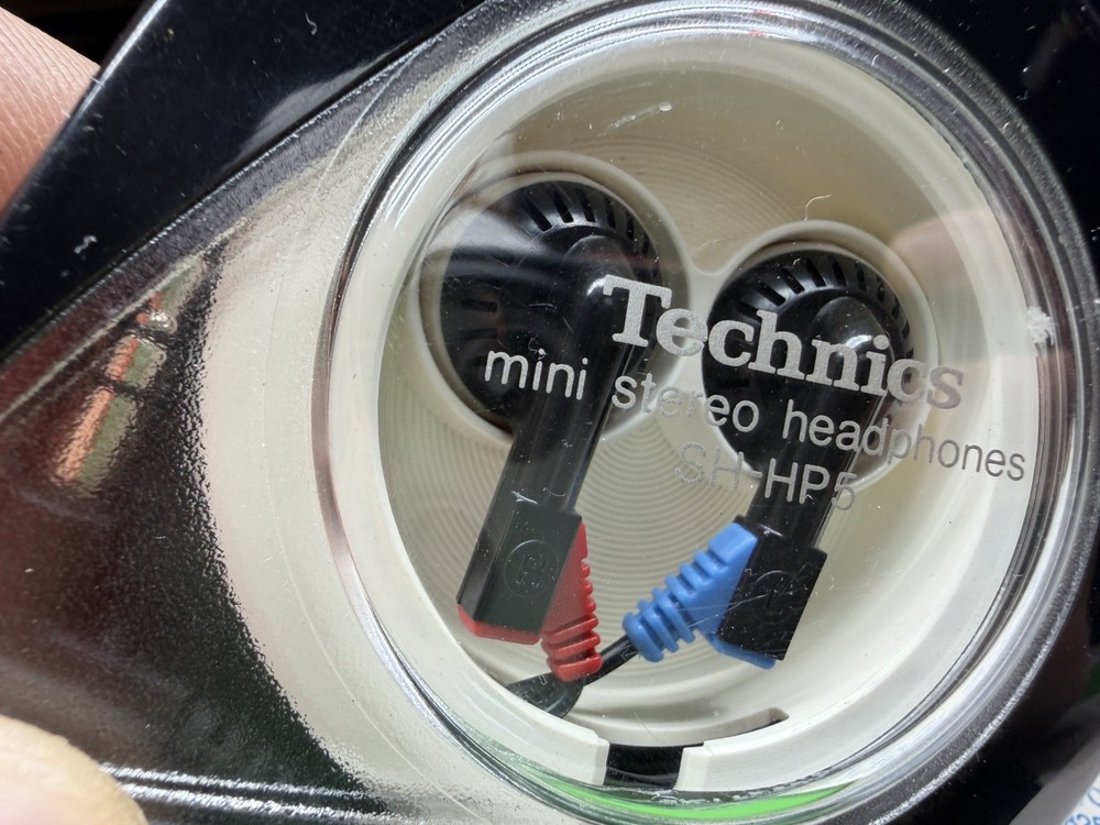 TECHNICS SL-XP5 Portable CD Player w/ Accessory’s Tested Japan 🇯🇵 vintage