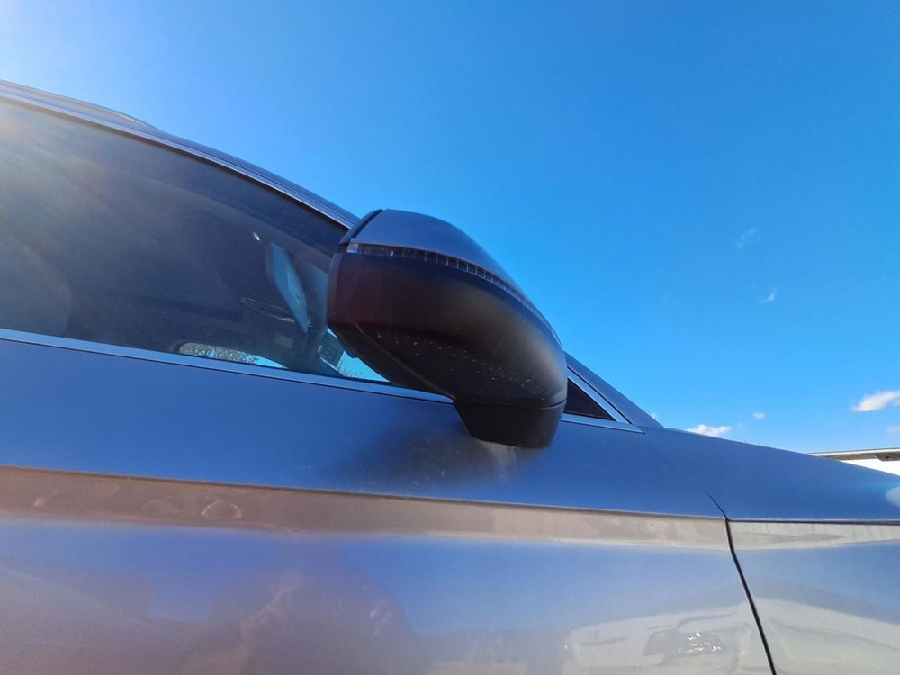 Q5 2018 Glove Box 4842904